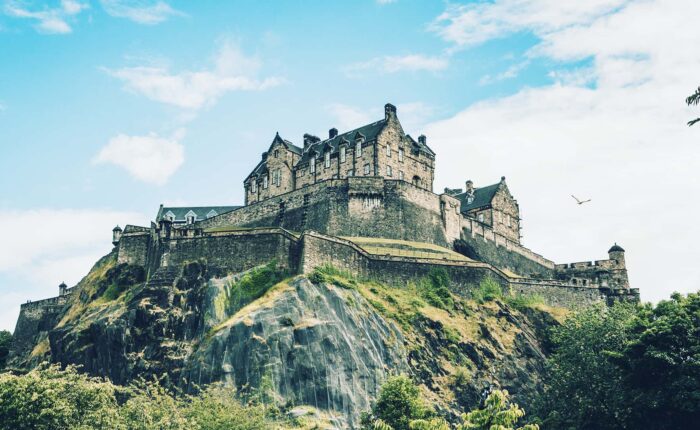Edinburgh Highlights & Castle Tour